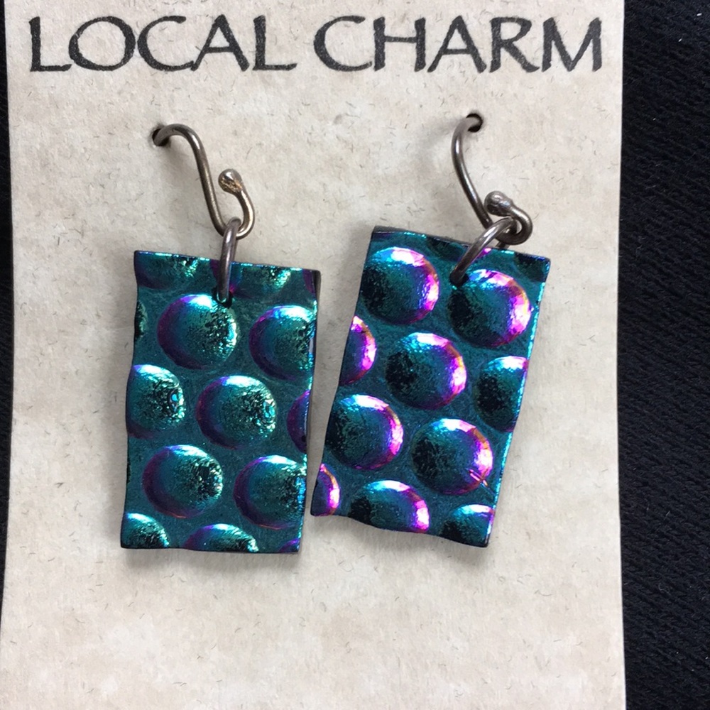 Local charm earring - Picture 2 of 2